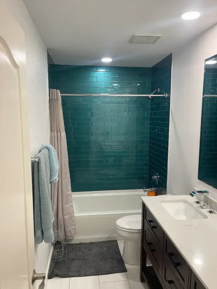 Elk Trail Bathroom Renovation — before